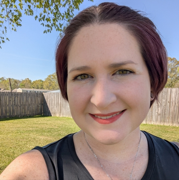 Meet your Posher, Erica - Picture 3 of 6